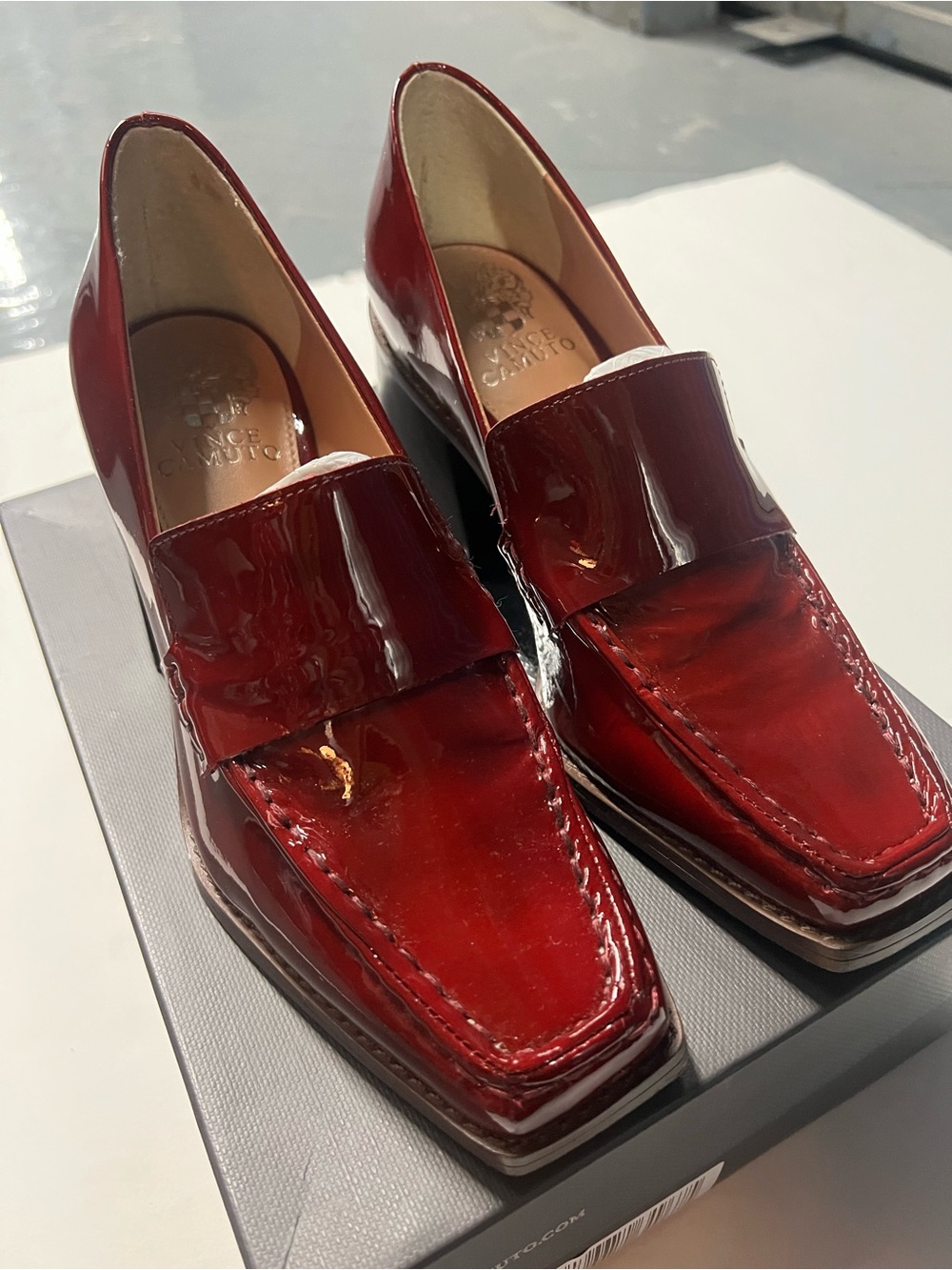 NIB Vince Camuto Segellis Red Currant Brushed Patent Loafers